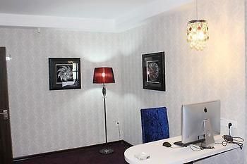 Tangfeng Art Hotel Shenyang North Railway Station מראה חיצוני תמונה