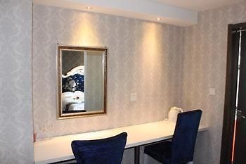 Tangfeng Art Hotel Shenyang North Railway Station מראה חיצוני תמונה